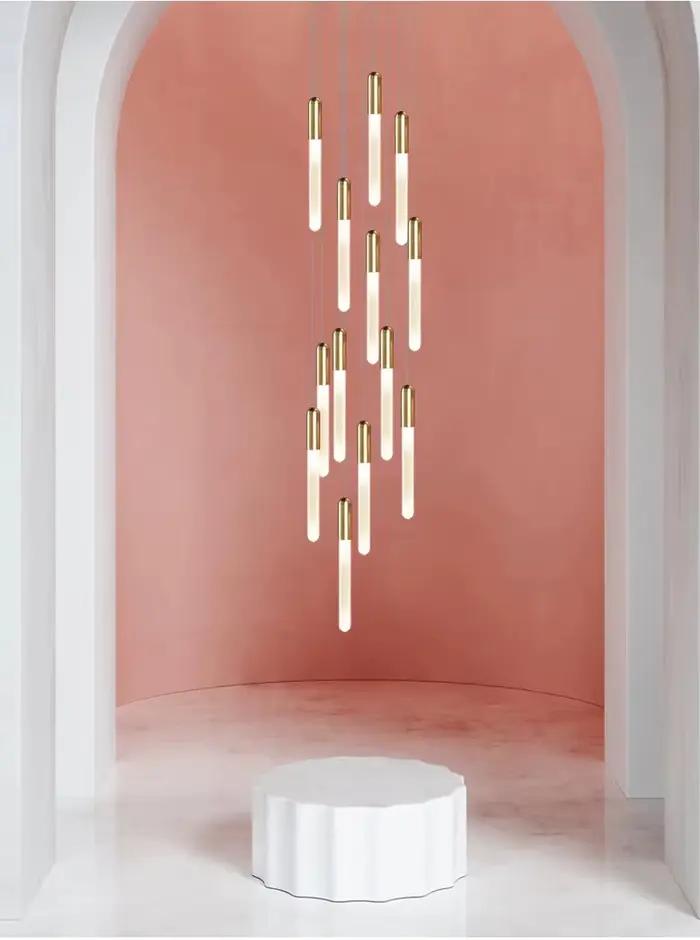 Lustre moderne pour escalier