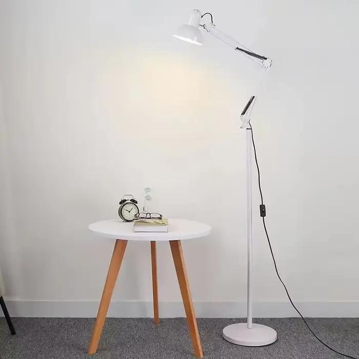Lampe autoportante télescopique à bras long