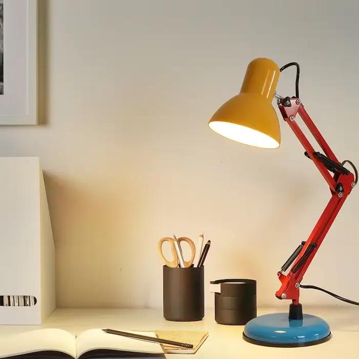 Lampe autoportante télescopique à bras long