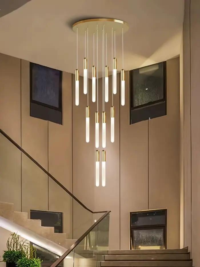 Lustre moderne pour escalier