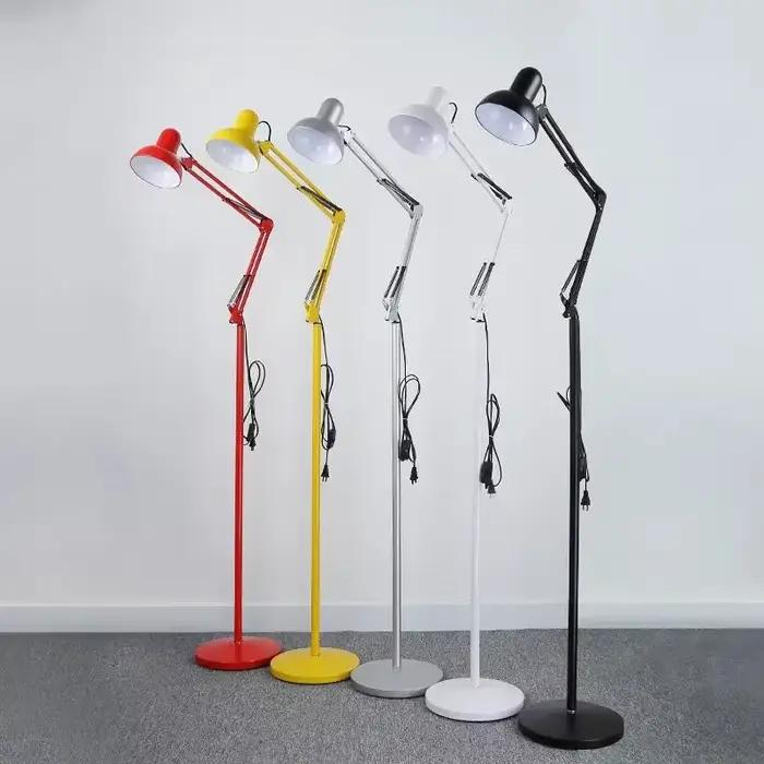 Lampe autoportante télescopique à bras long
