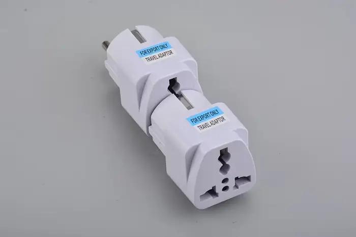 Adaptateur universel gris de prise de l'UE convertisseur électrique de voyage pour rénovation maison et voyages internationaux avec prise universelle pour 153 pays