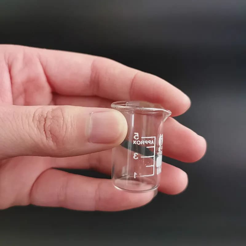 Nouveau 5 ml, 10 ml, 25 ml, 50 ml, 100 ml, 150 ml, 200 ml, 250 ml, 1000 ml bécher en verre Pyrex Bor