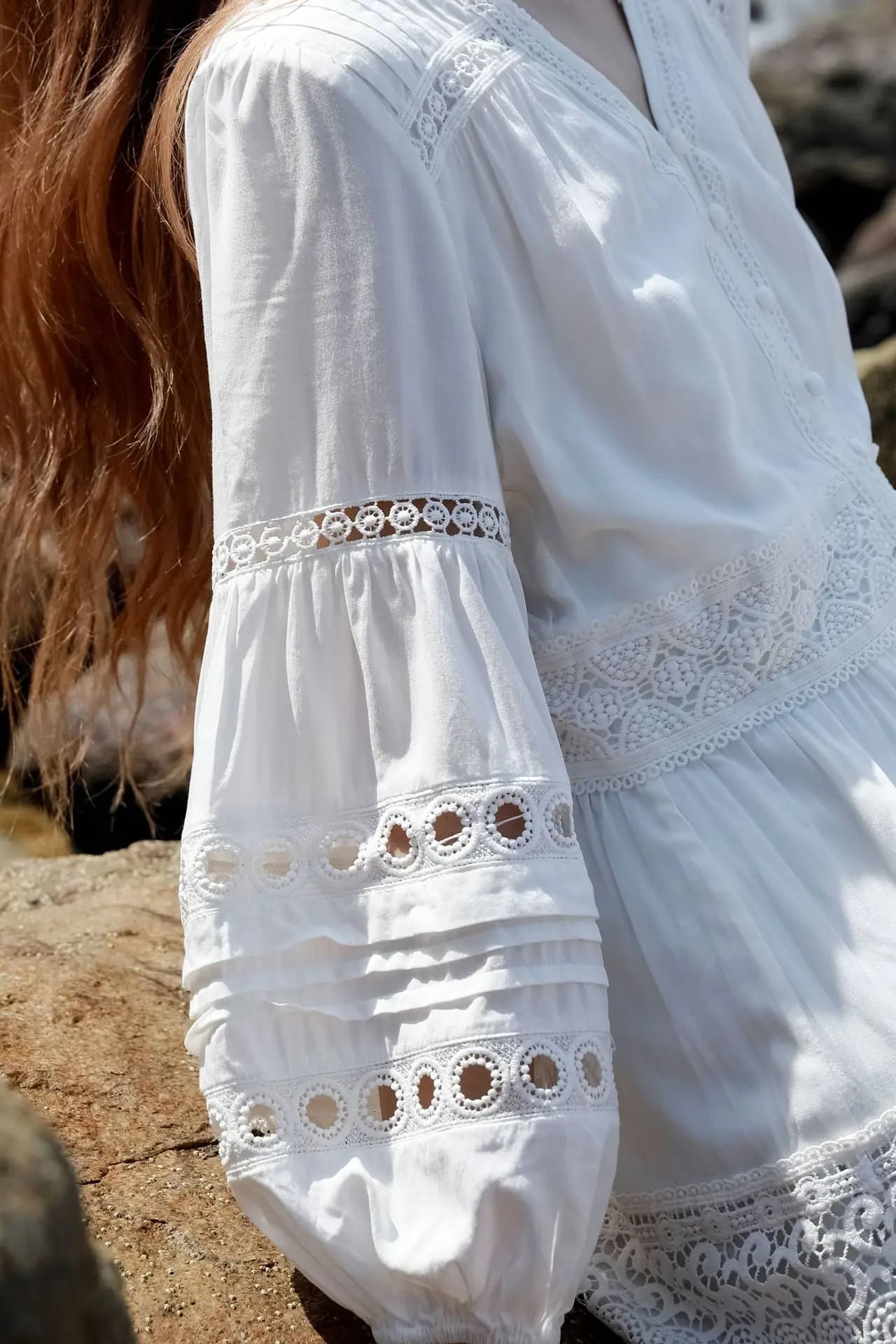 Robe longue en dentelle blanche 100% coton pour femmes, vintage, col en v, manches bouffantes, haute