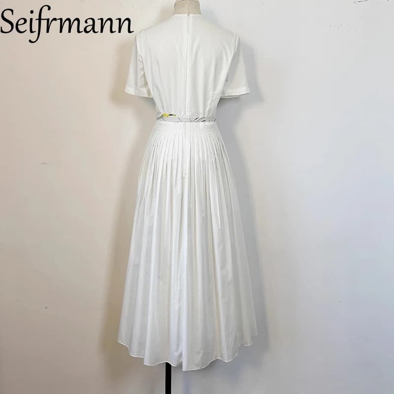 Seifrmann – robe en popeline imprimée fond blanc, col rond, manches courtes, taille cintrée, jupe lo