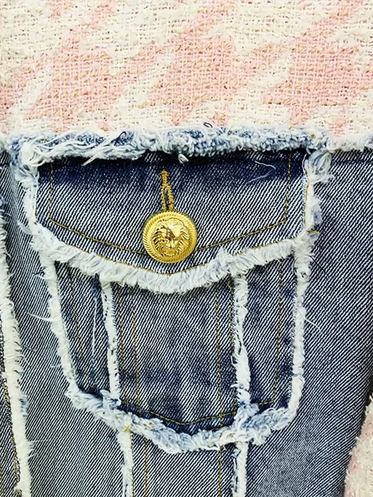 Veste en tweed à carreaux pied-de-poule avec boutons en forme de lion, patchwork en denim et franges