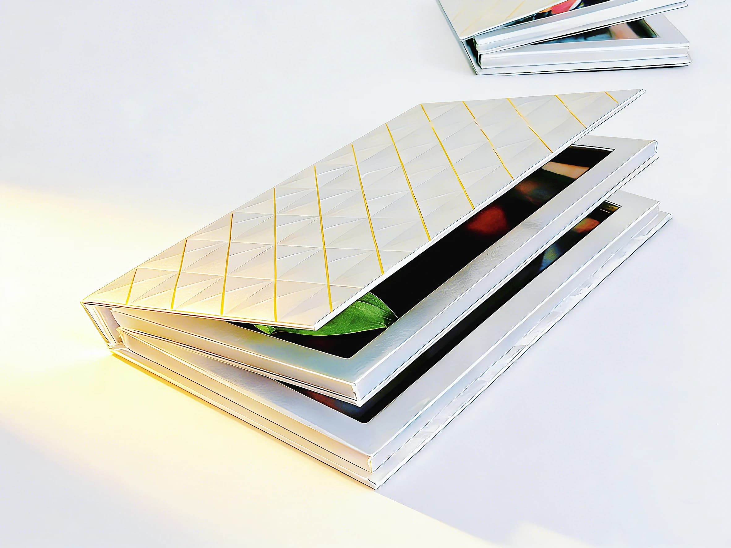 Palette à paupières magnétique vide à 2 couches avec miroir, design argenté avec accents dorés en re