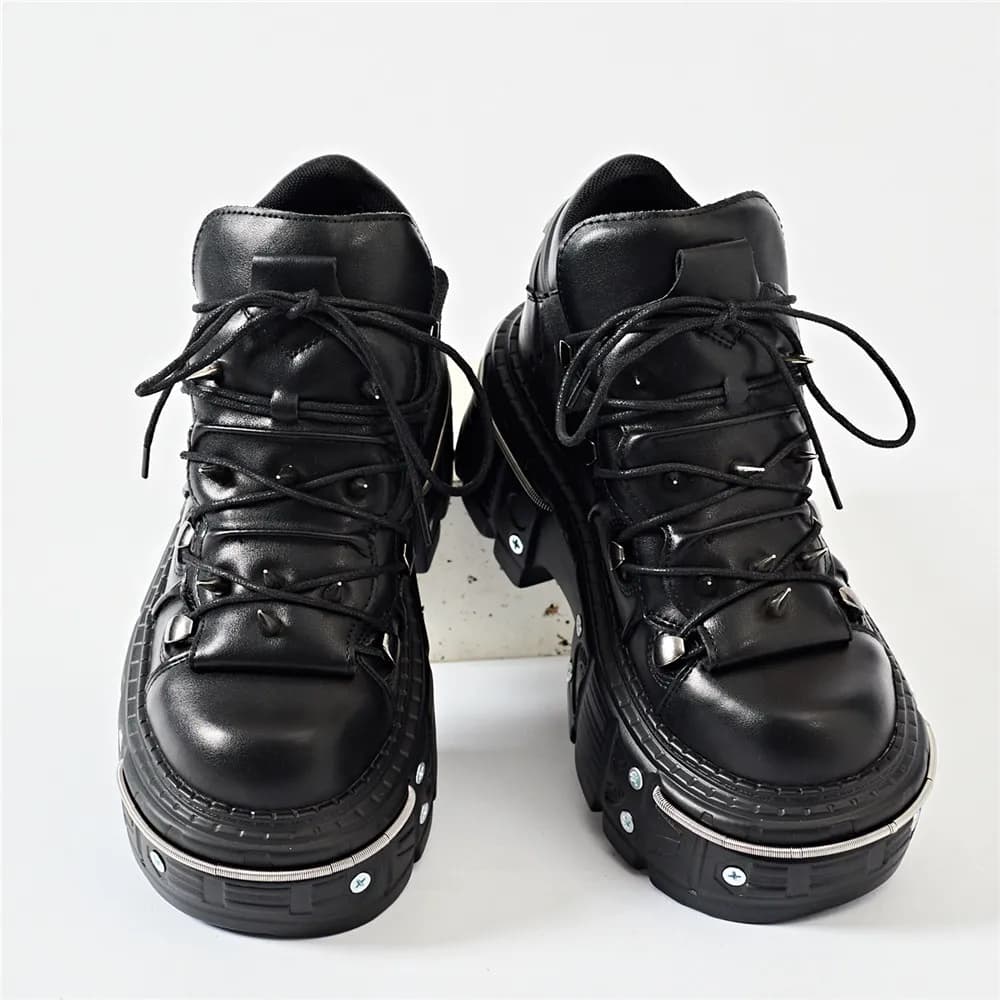 Punk femmes à lacets cheville Botas Mujer 2025 Rivet métal décoration bout rond fond épais bottes fe