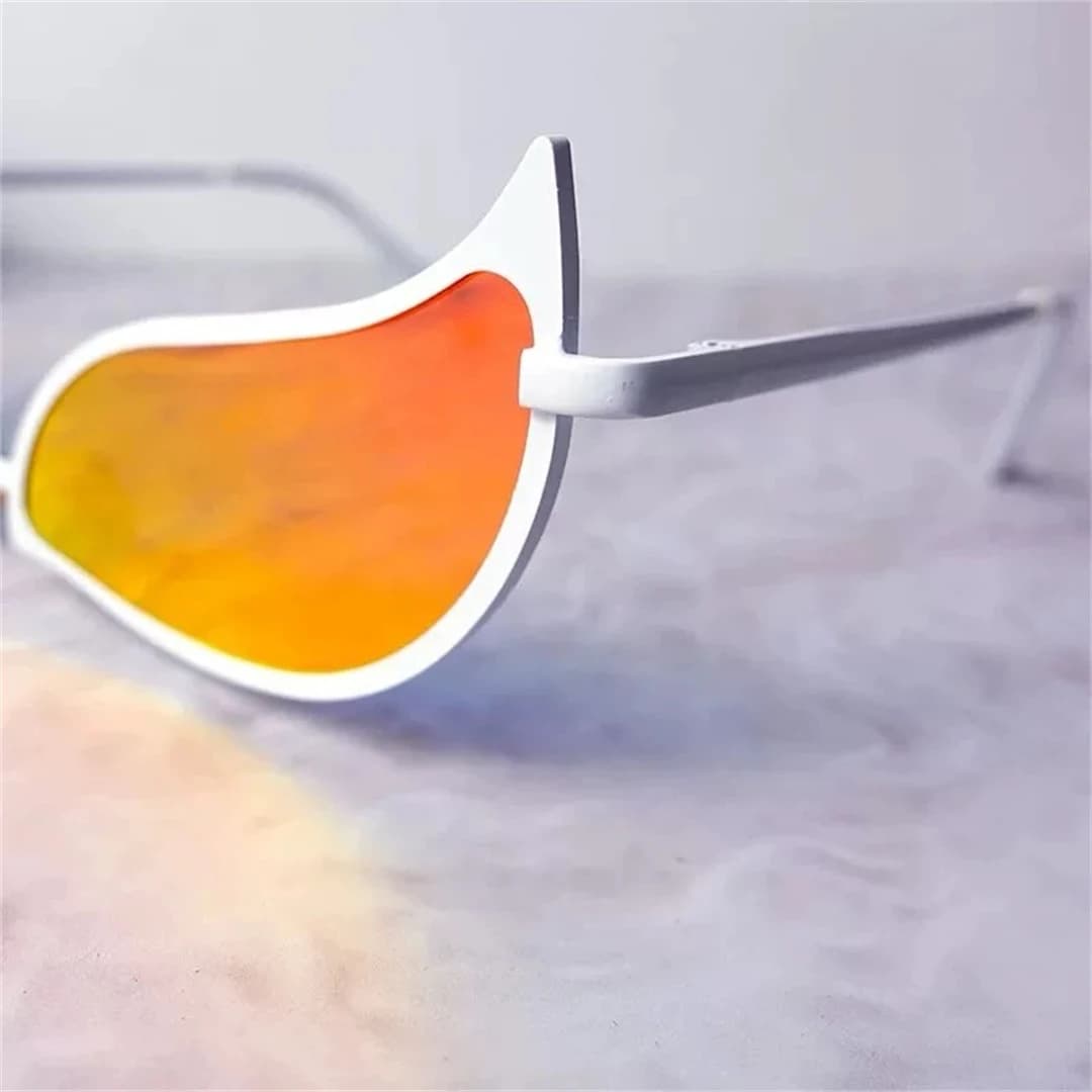 Donquixote PVC lunettes de soleil Doflamingo Cosplay lunettes Anime oeil de chat lunettes de soleil 