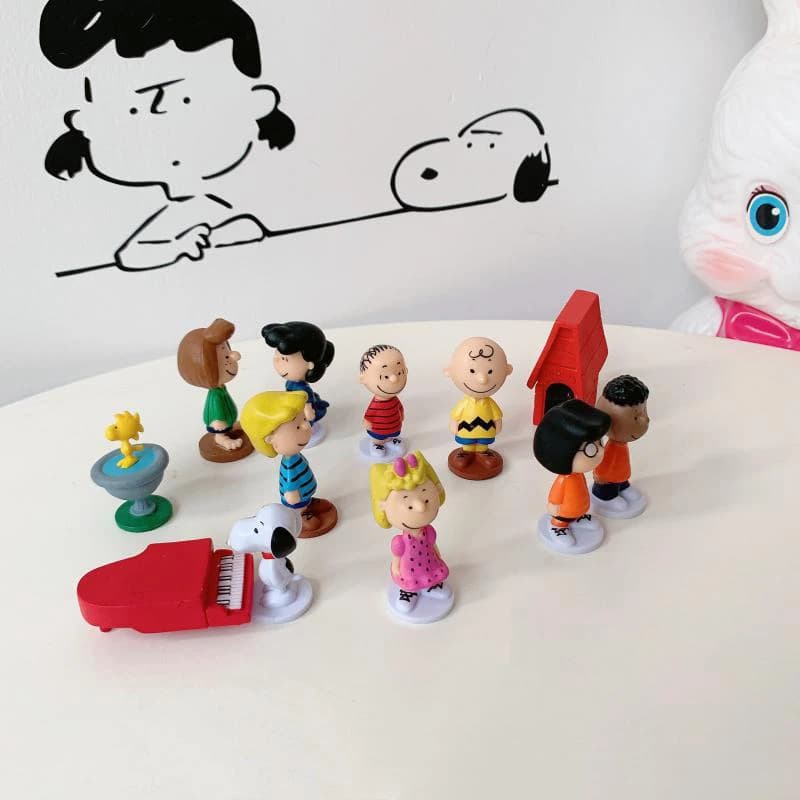 Vente chaude japon dessin animé cacahuètes Snoopy Charlie Sally Woodstock Mini figurine modèle jouet