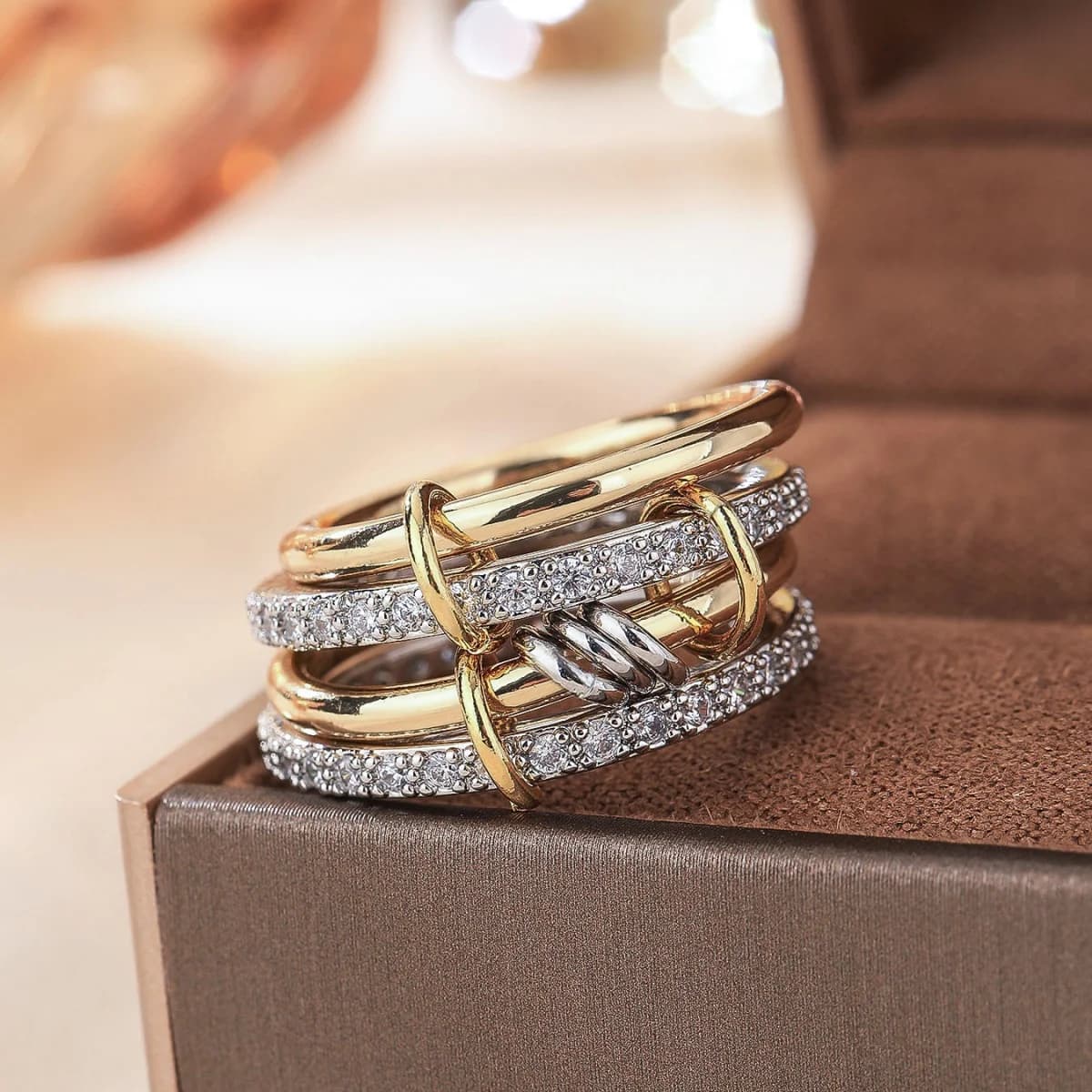 Une Niche bague de bijoux en cuivre bicolore à quatre anneaux, hypoallergénique, Style Ins, artefact