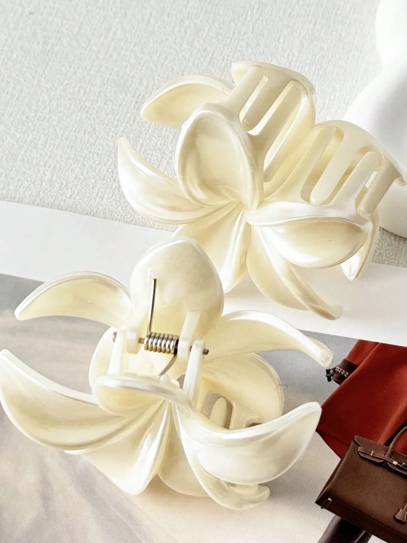 Griffes de cheveux simples et brillantes pour femmes et filles, fleur d'œuf, accessoires de fête, mo