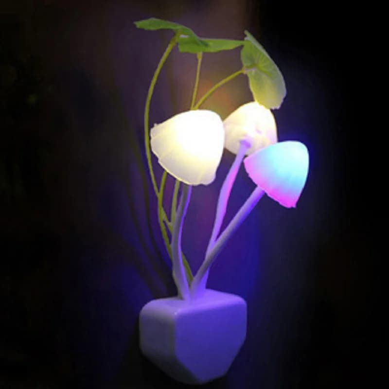 Nouveauté champignon champignon veilleuse ue et US prise capteur de lumière 220V 3 LED coloré champi