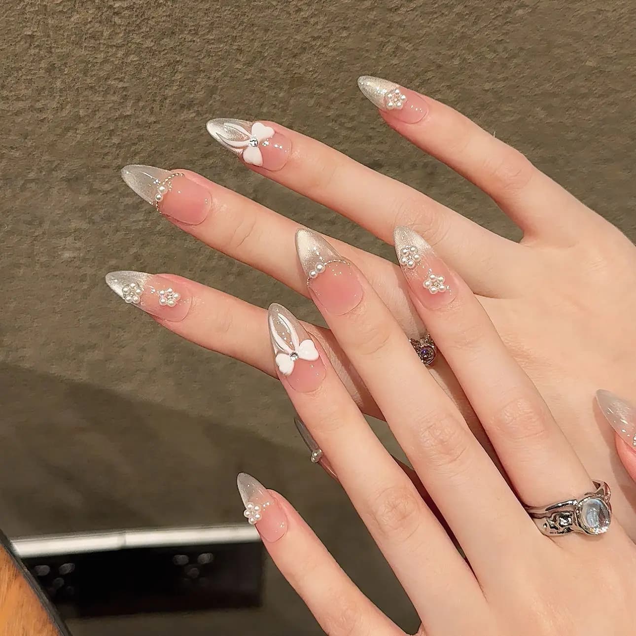 Presse à la main sur les ongles doux nœud papillon perle décor français faux ongles pour femmes fill