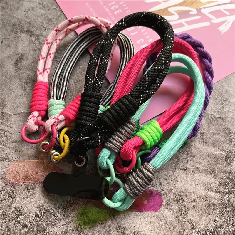 Porte-clés en métal, accessoires de voiture colorés pour sacs, breloque, Portable, Anti-chute, drago