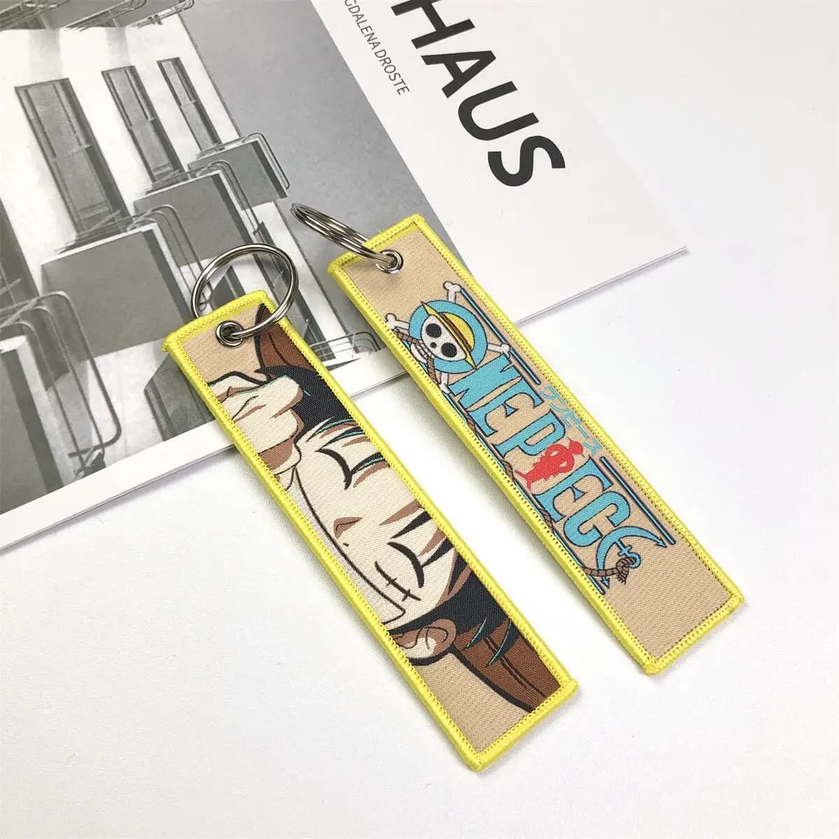 Porte-clés Anime une pièce avec mignon Jet Manga brodé, étiquette de clé à la mode pour accessoire d