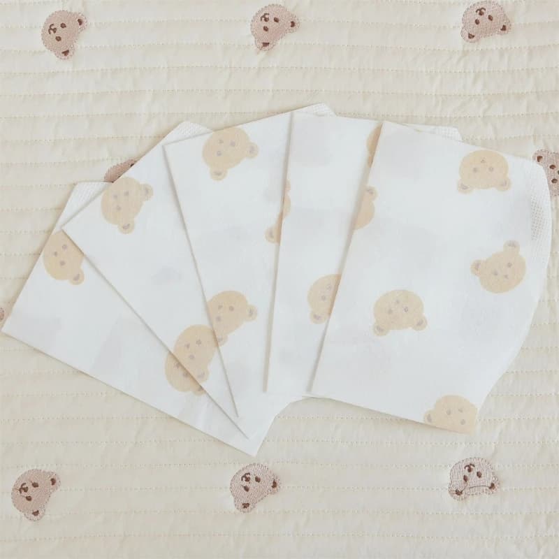 Paquet de 50 bavoirs jetables pour bébés âgés de 6 mois à 2 ans, bavoir d'alimentation ours de dessi
