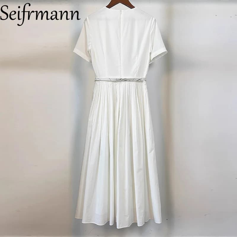 Seifrmann – robe en popeline imprimée fond blanc, col rond, manches courtes, taille cintrée, jupe lo