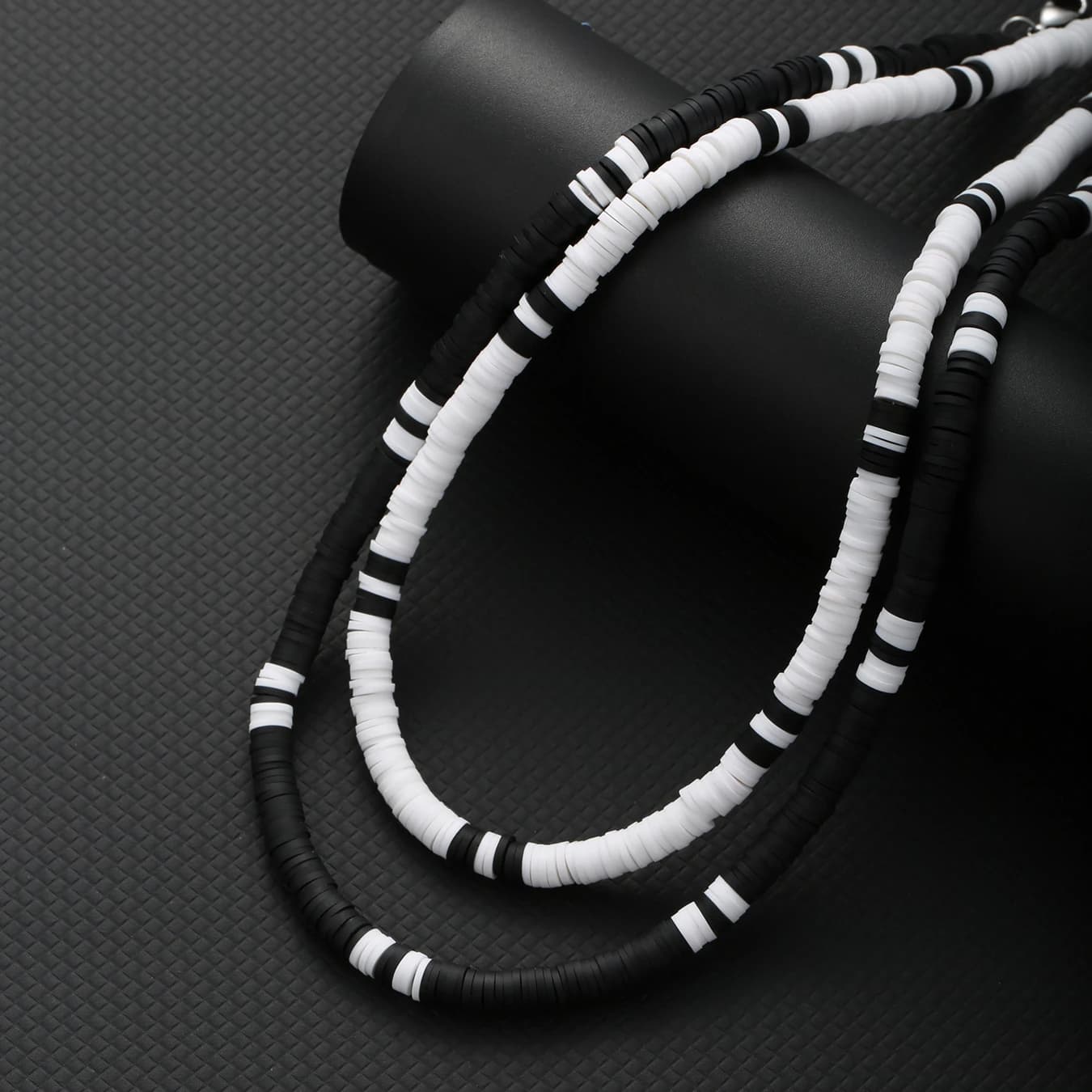 Collier Hombre bohême blanc noir doux polymère perles Collier hommes Collier Homme Homme Collier pou