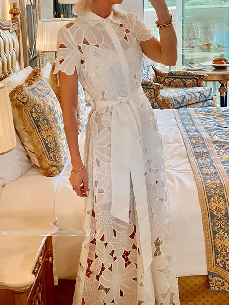 Robe chemise chic pour femme en dentelle ajourée, été 2026, manches longues évasées, mini-robe décon