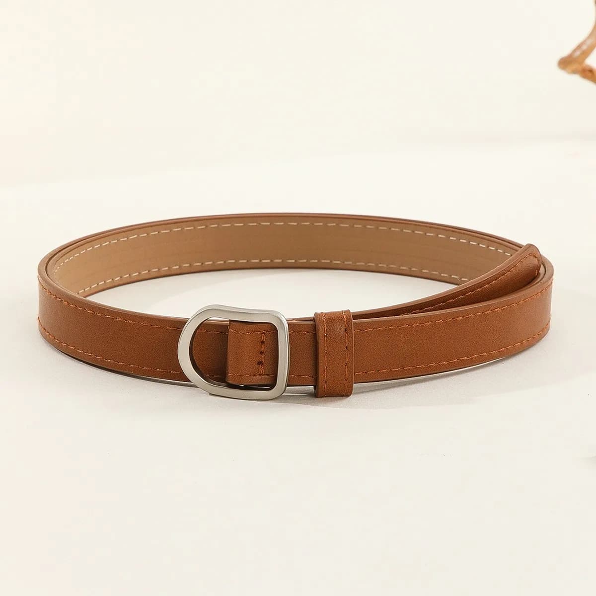 Ceinture paresseuse décontractée Simple perforée pour femmes, associée à des jeans, ceinture en cuir