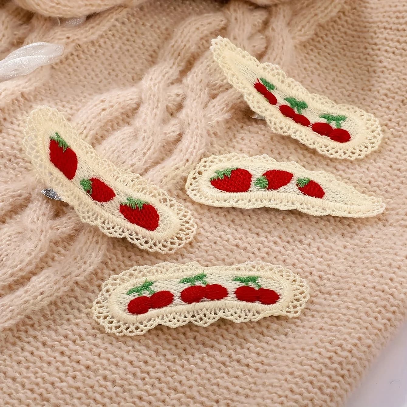 Épingles à cheveux mignonnes 2 pièces, épingles à cheveux tricotées colorées cerise et fraise, acces