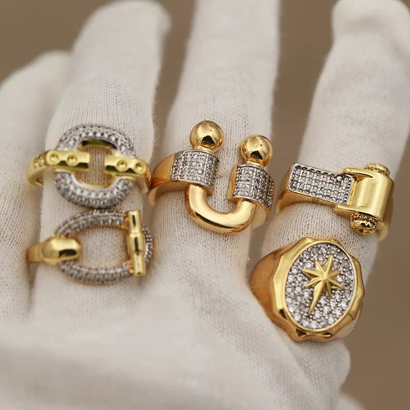 Nouvelle vue nouveaux accessoires zircone lettre anneaux pour femmes de luxe cristal mariage fiançai