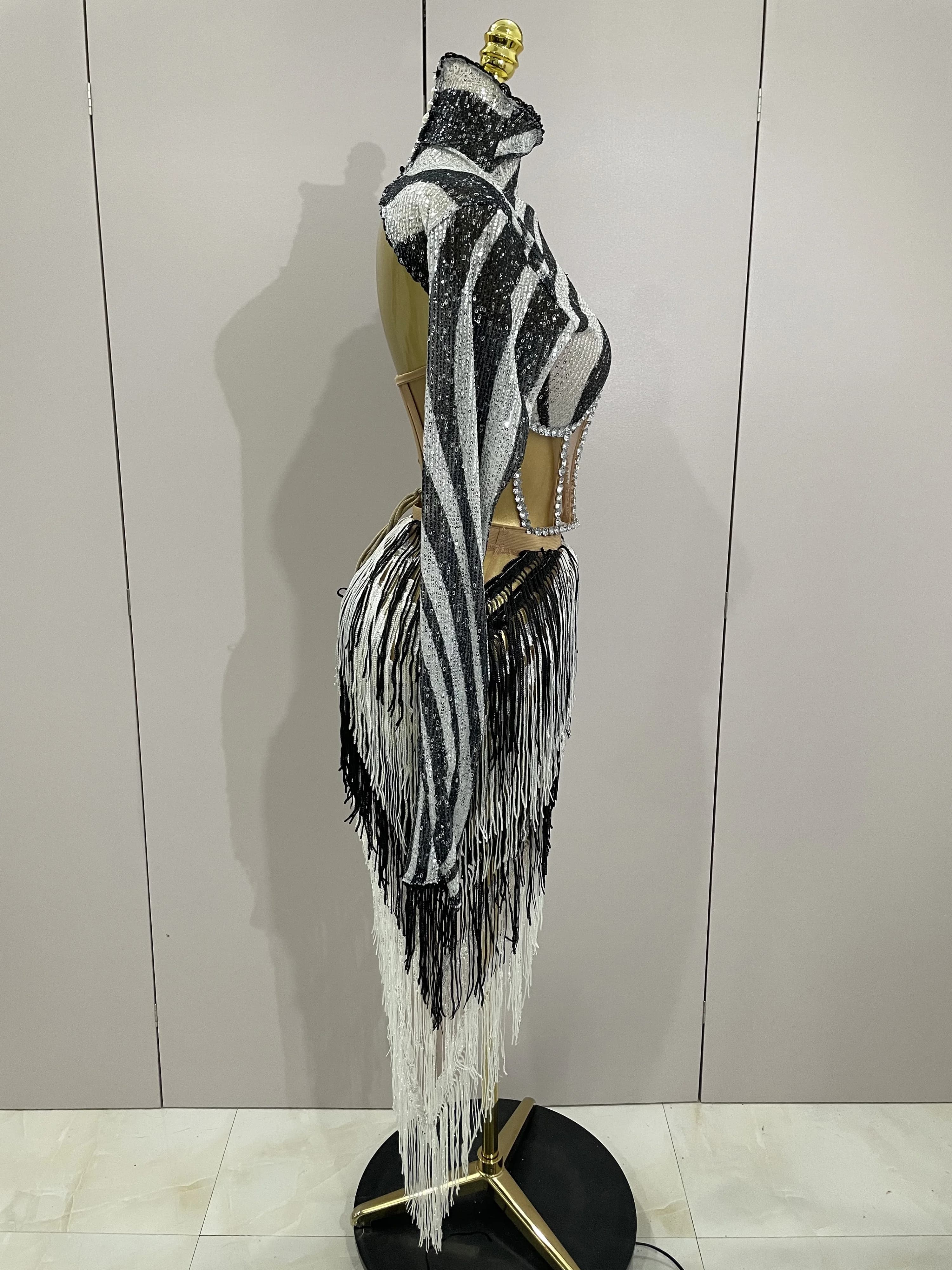 Ensemble deux pièces en maille à manches longues pour femmes, avec des pompons et des paillettes bri