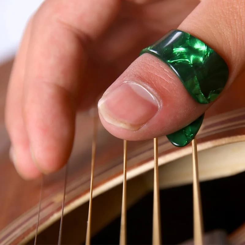 4 pièces main droite pouce doigt plectres de guitare ensemble droit d'ongles style doigt prévention 