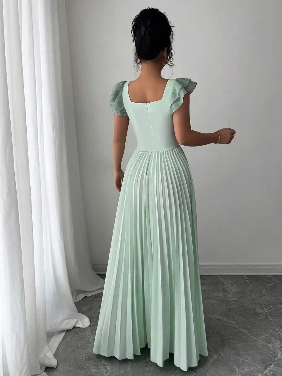 Robe maxi élégante à col carré vert menthe, manches à volants et plissée