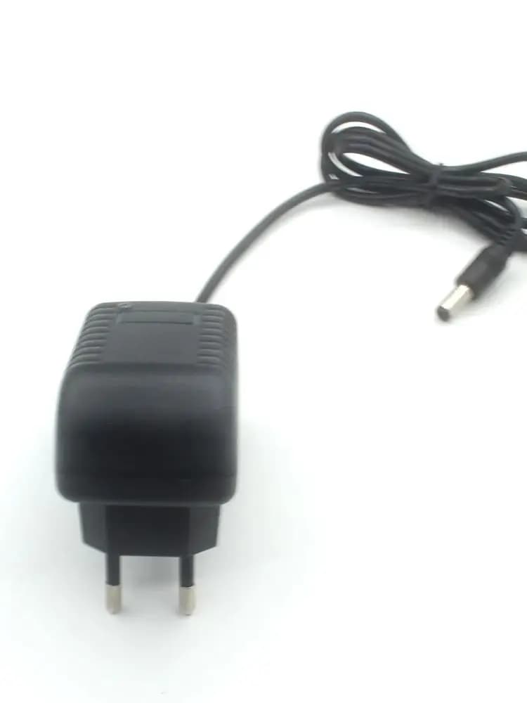 Chargeur de batterie au lithium 18650 DC 21V 2A, pour pack de batteries Li-ion 18V 0.5A 1A 2A 4 cell