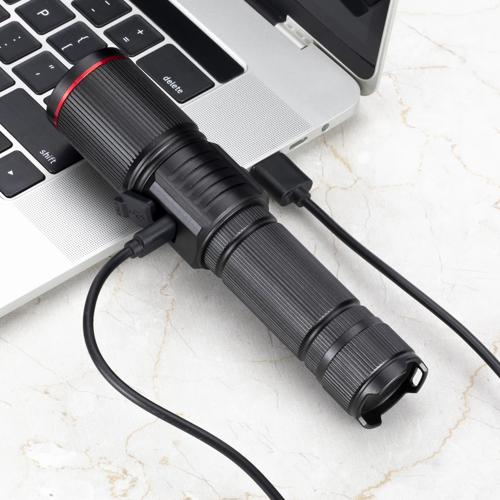 Zoomable 4 couleurs lumière blanc/rouge/vert/bleu lampe de poche LED USB charge pêche Camping chasse