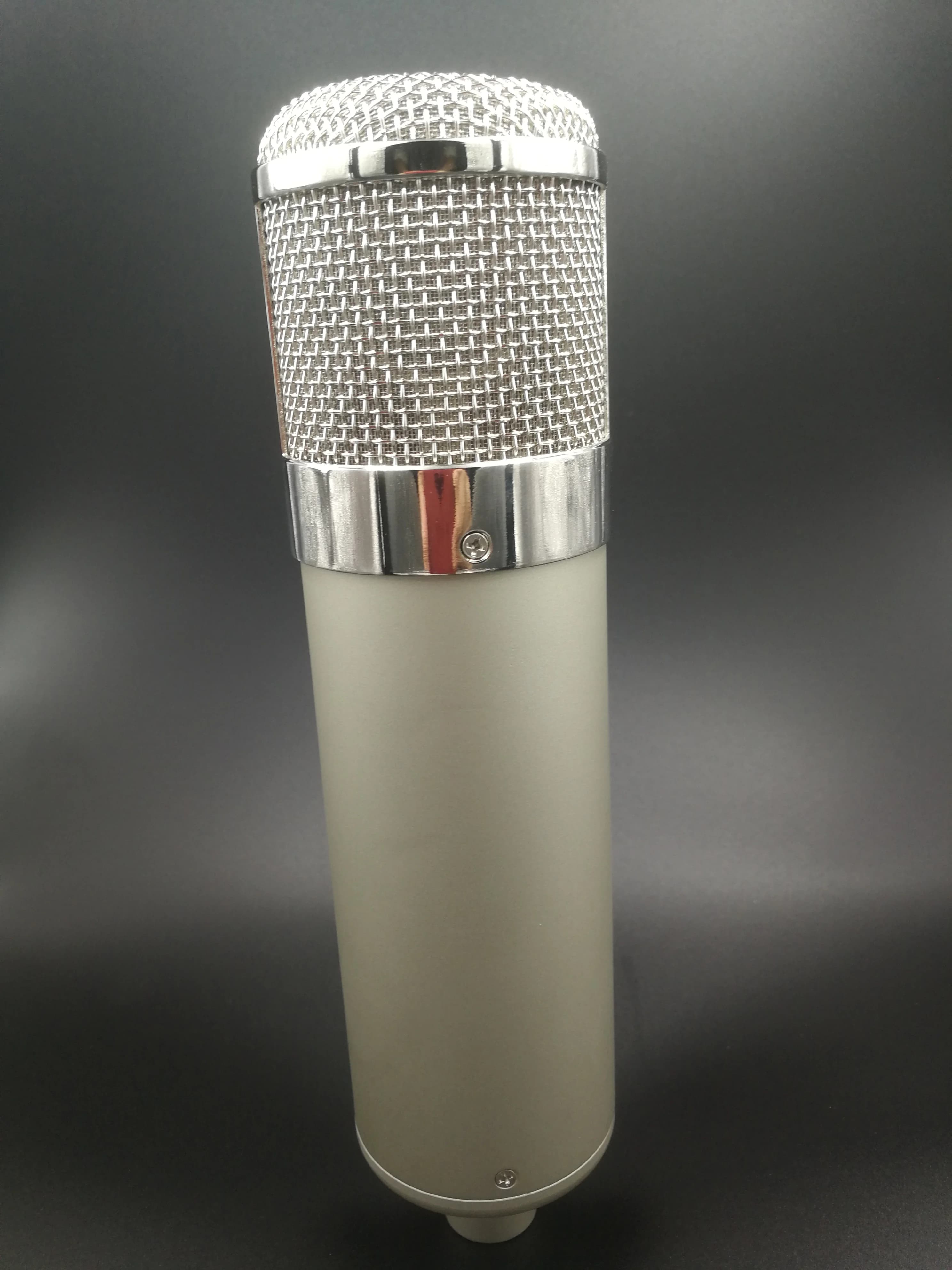 Coque de studio pour microphone U47, coque de bricolage, couleur argent avec panier chromé, en stock
