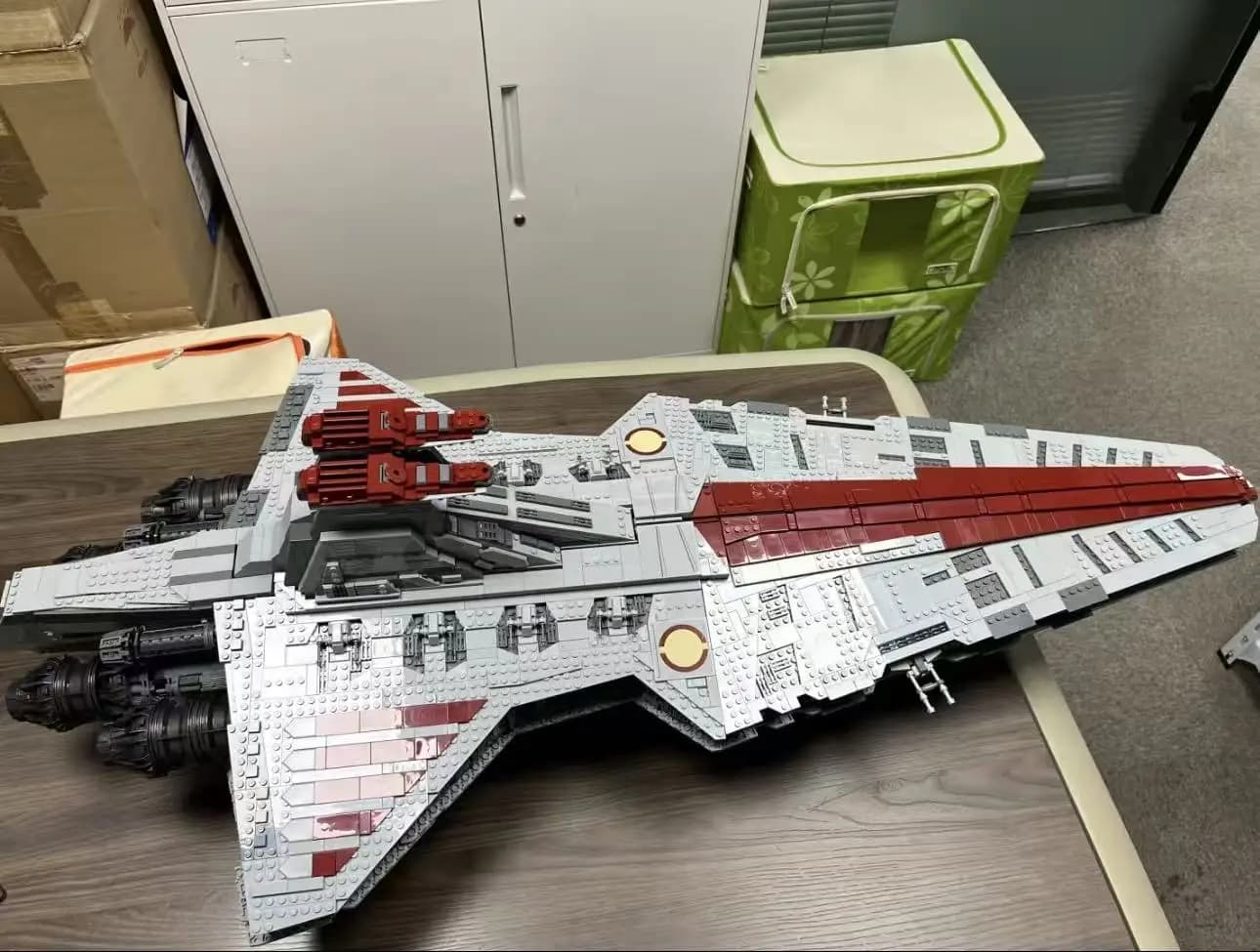 Icons Model Hunter-Class Cruiser Building Block Toy Birthday Building Blocks