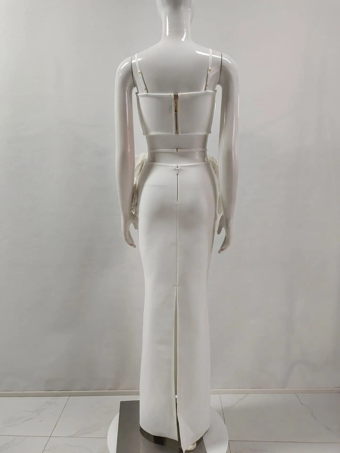 Robe longue à bandes pour femmes, couleur noir et blanc, Sexy, sans manches, col en v, moulante, 2 p