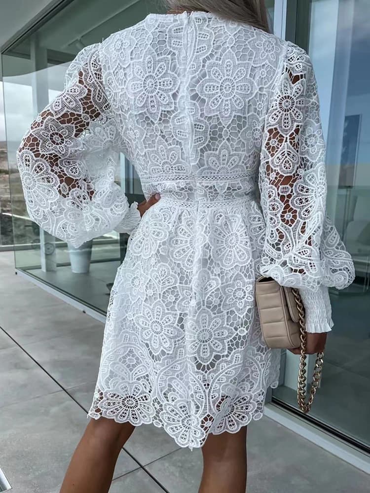 Robe en dentelle patchwork chic pour femmes, mini robe évidée, col en V, manches longues, coupe couv