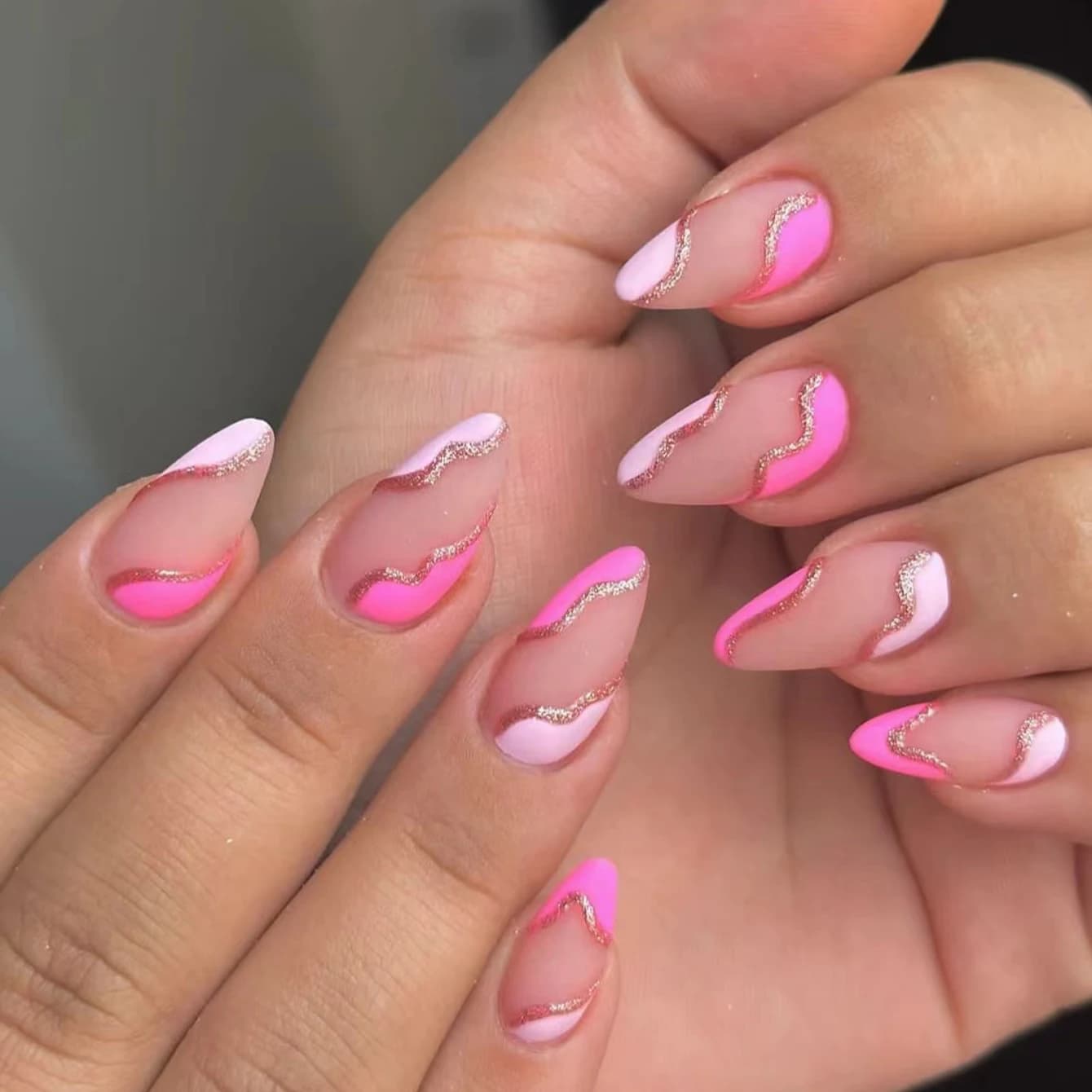 Faux ongles en amande, 24 pièces, améliorent instantané votre look, rose et blanc, déposés par des l
