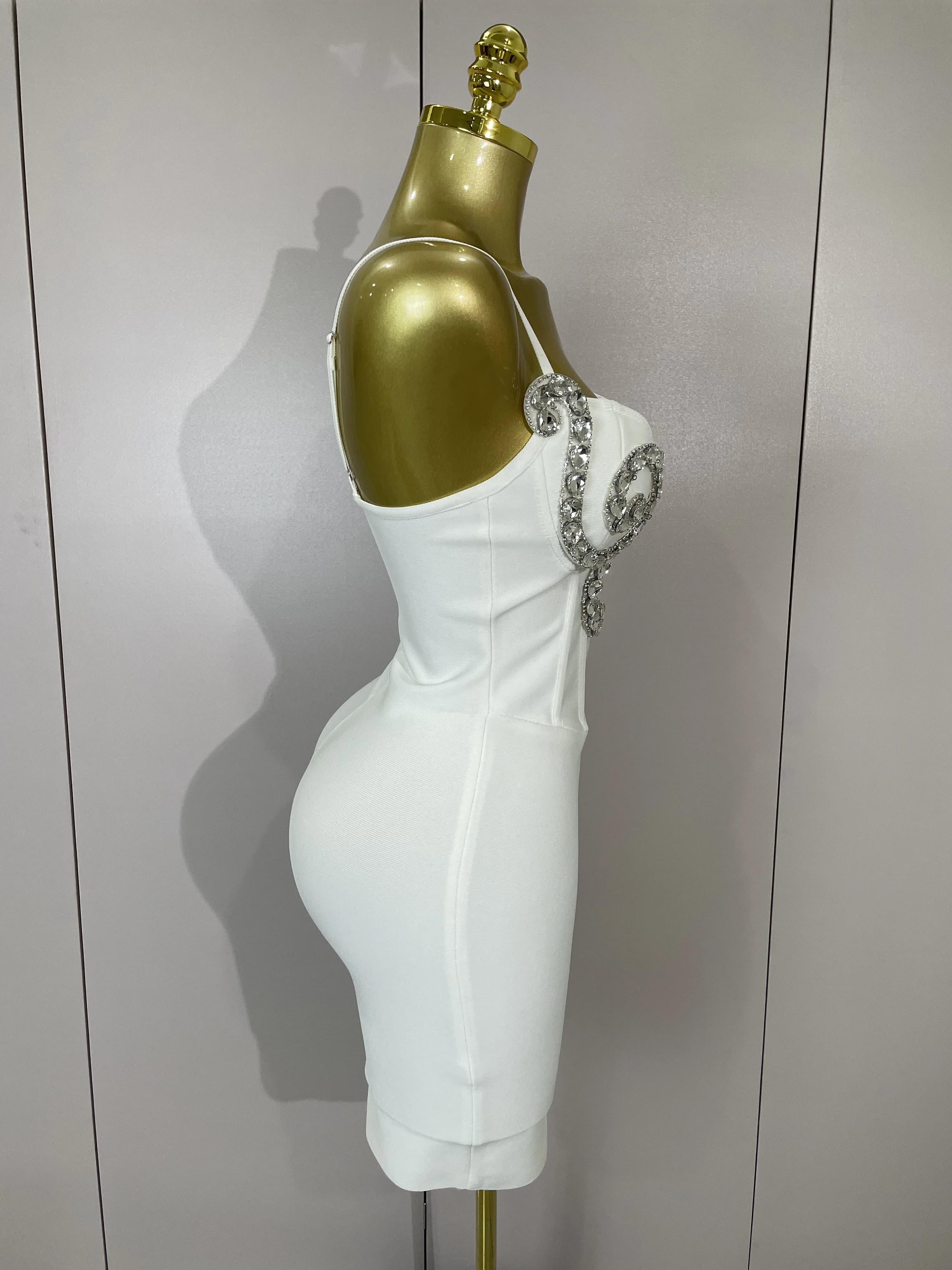 Robe à bandes blanche, Sexy, bretelles Spaghetti, col en V, cristal, sans manches, élégante, soirée,