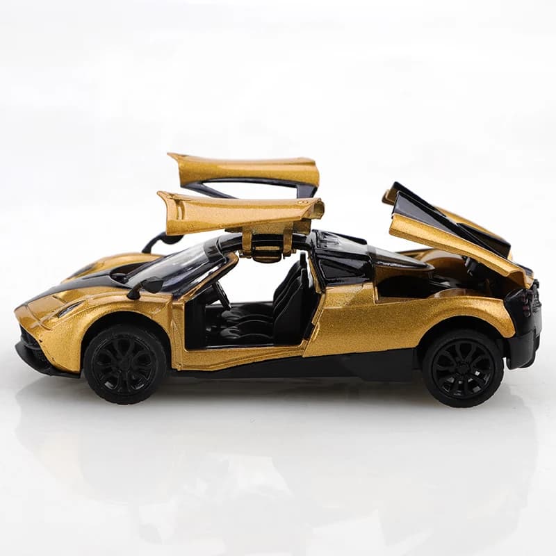 (Bagged) Voiture de course à rappel doré à l'échelle 1/43, métal moulé sous pression, trois portes q