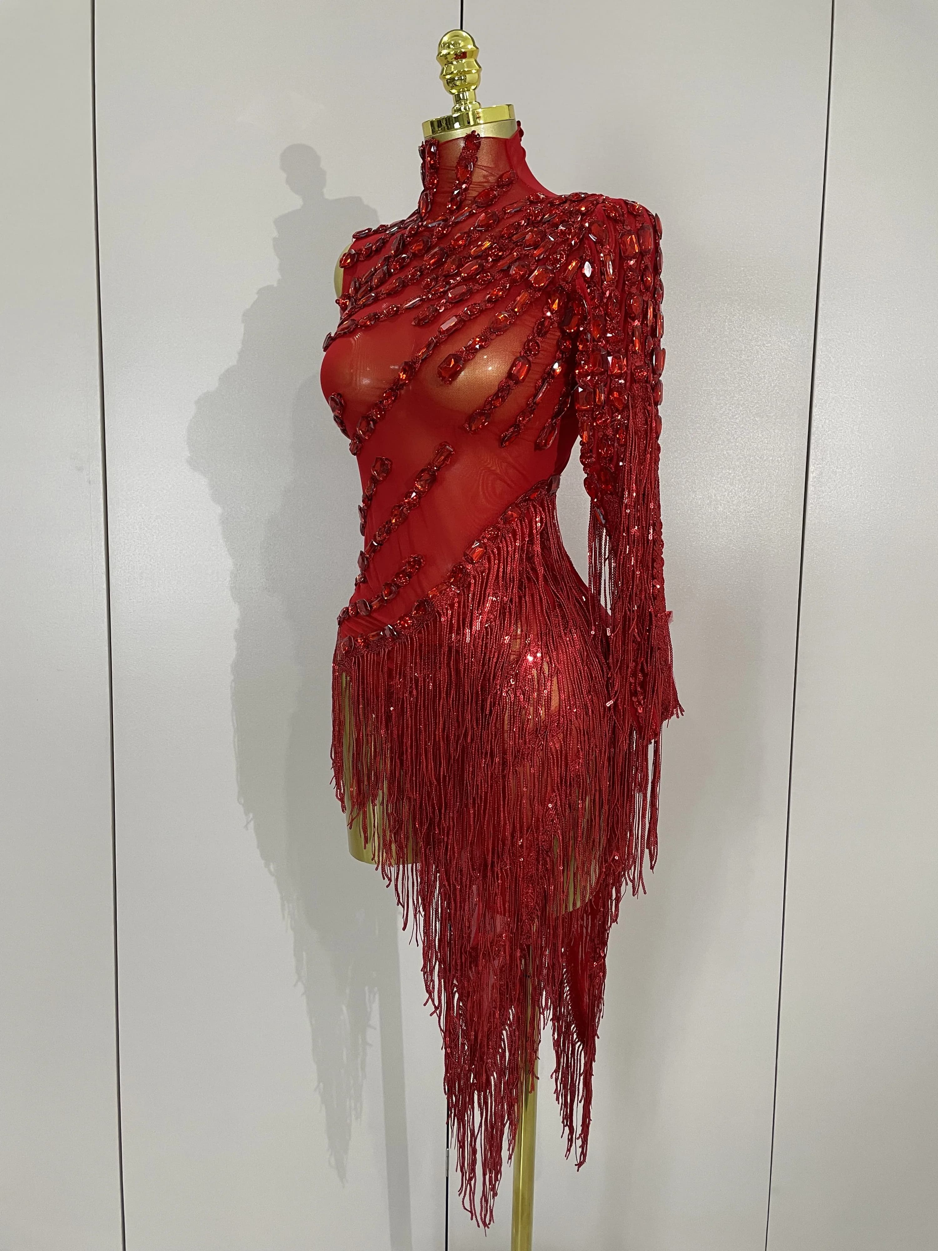 Costume de scène avec franges et strass scintillants pour femmes, robe transparente Sexy, asymétriqu
