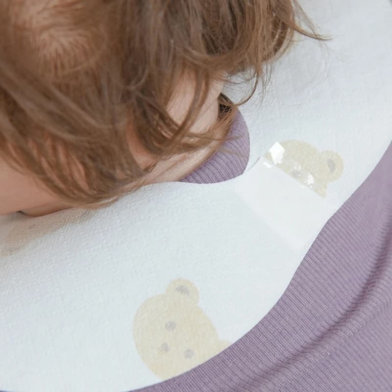 Paquet de 50 bavoirs jetables pour bébés âgés de 6 mois à 2 ans, bavoir d'alimentation ours de dessi