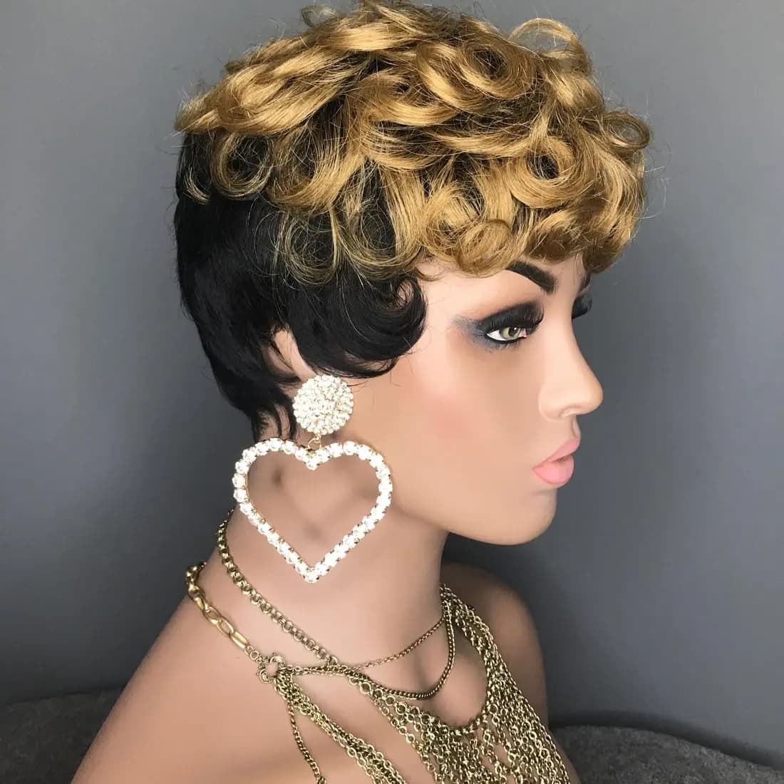Perruques courtes de style pixie pour femmes noires, perruques courtes noires bouclées de style pixi