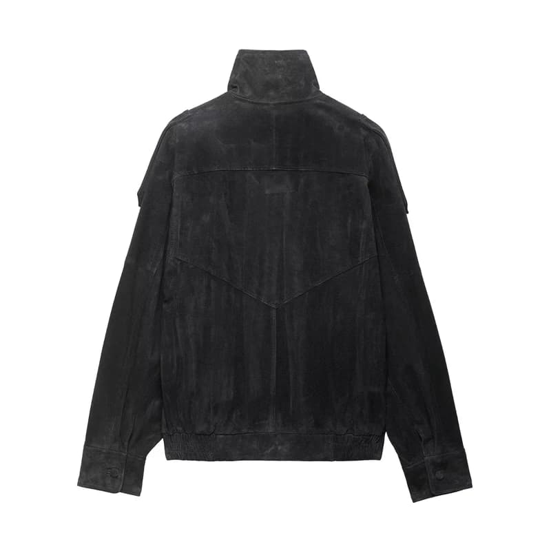 Blouson biker pour femme en cuir texturé gris foncé, avec col montant boutonné asymétrique, ourlet é