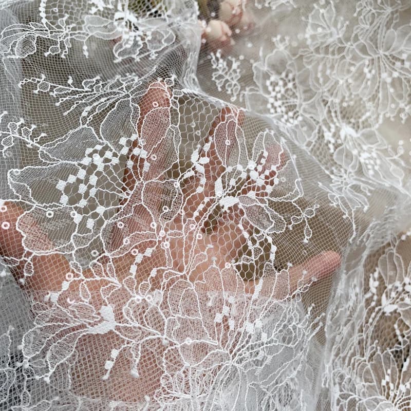 Robes en tissu de dentelle pour femmes, robes de mariée, vêtements ajourés, rideaux, tissus en dente