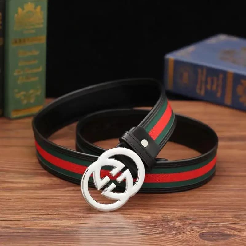2026New mode hommes ceinture avec tissu rouge et vert lettre mode polyvalent décontracté Denim panta