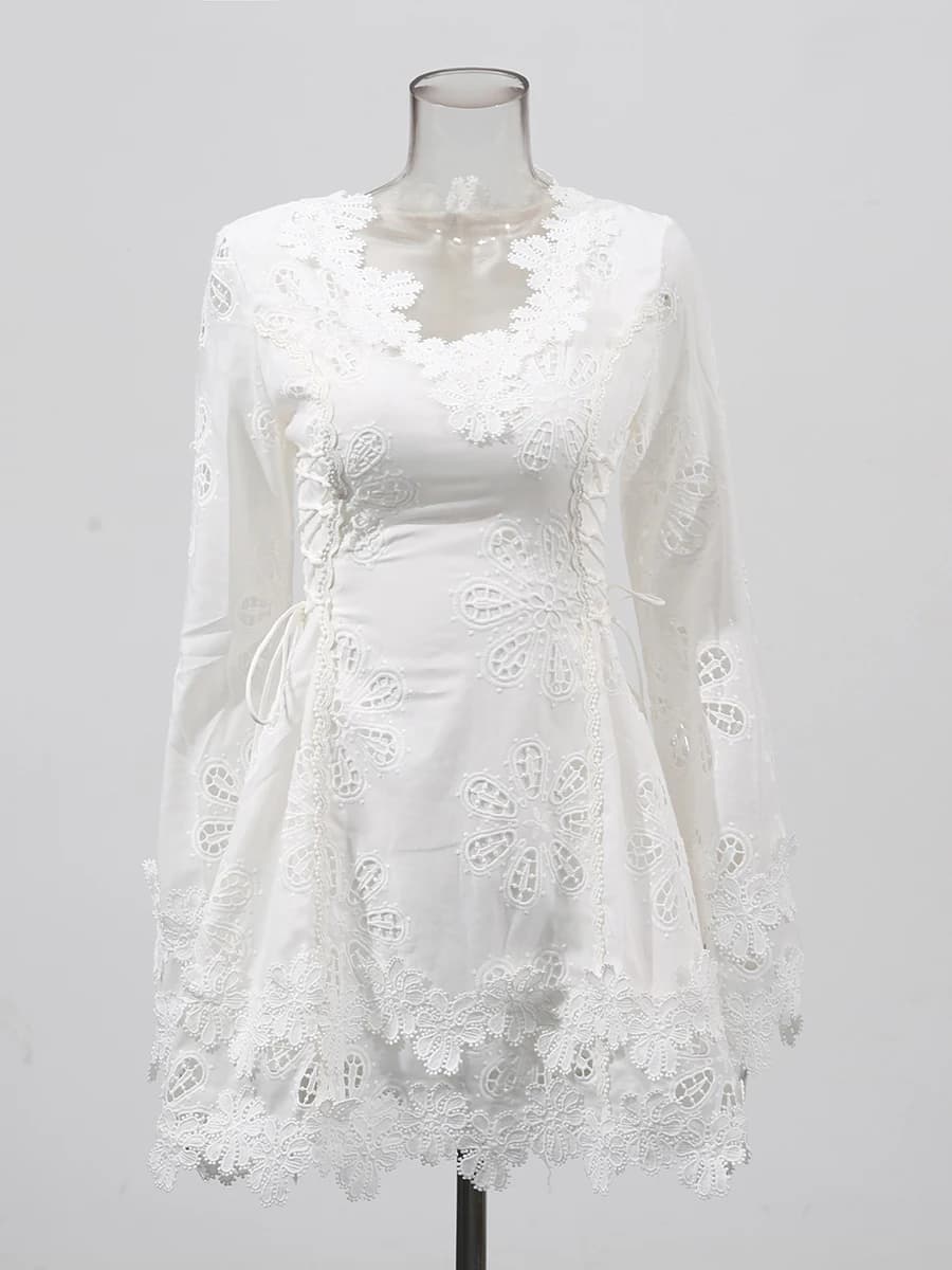 TWOTWINSTYLE solide évider Mini robes pour femmes col en V longue sans manches taille haute tempéram