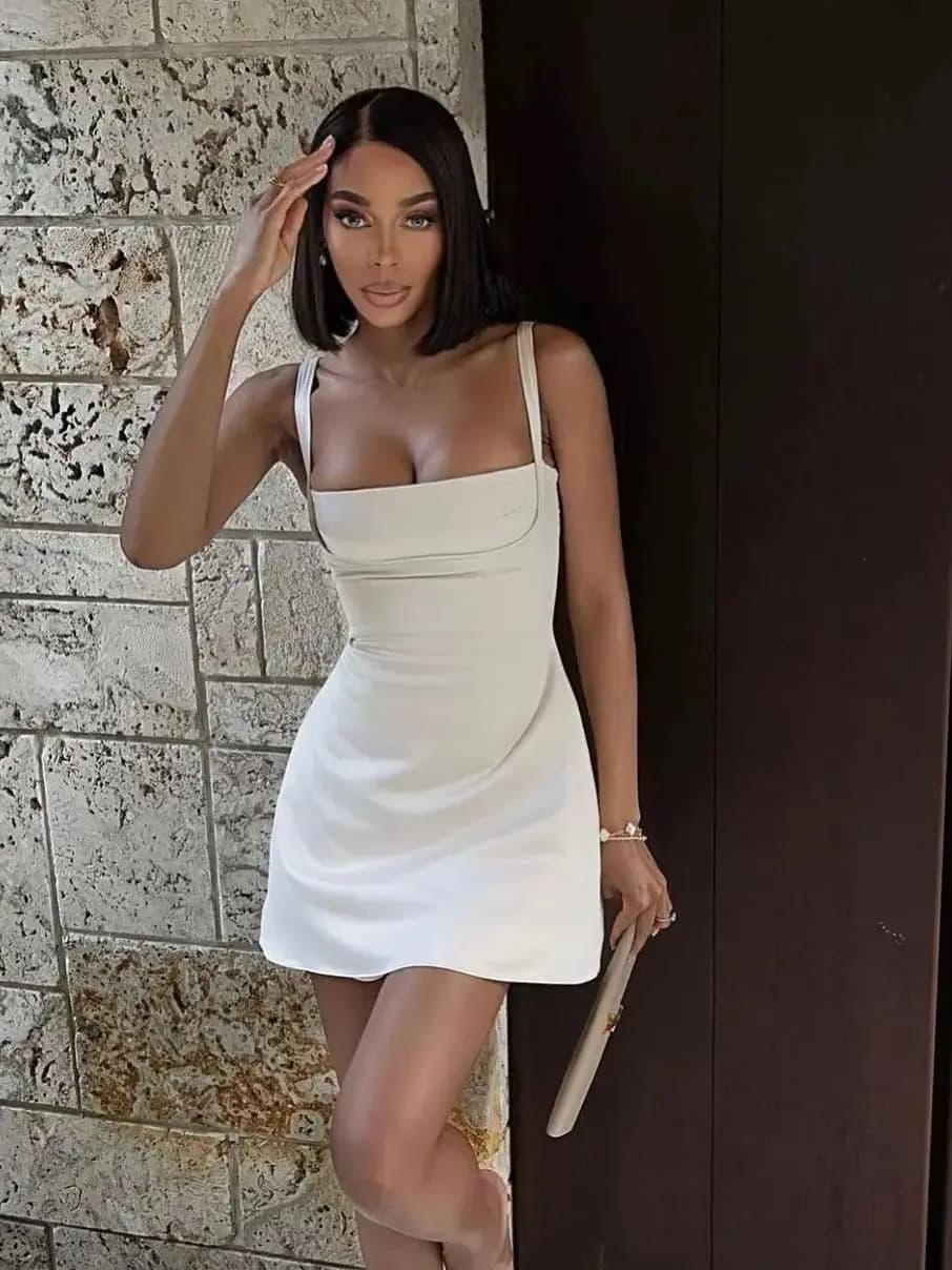 YENKYE 2023 femmes poitrine broderie fronde robes Sexy Vintage noir sans manches femme fête Mini Rob