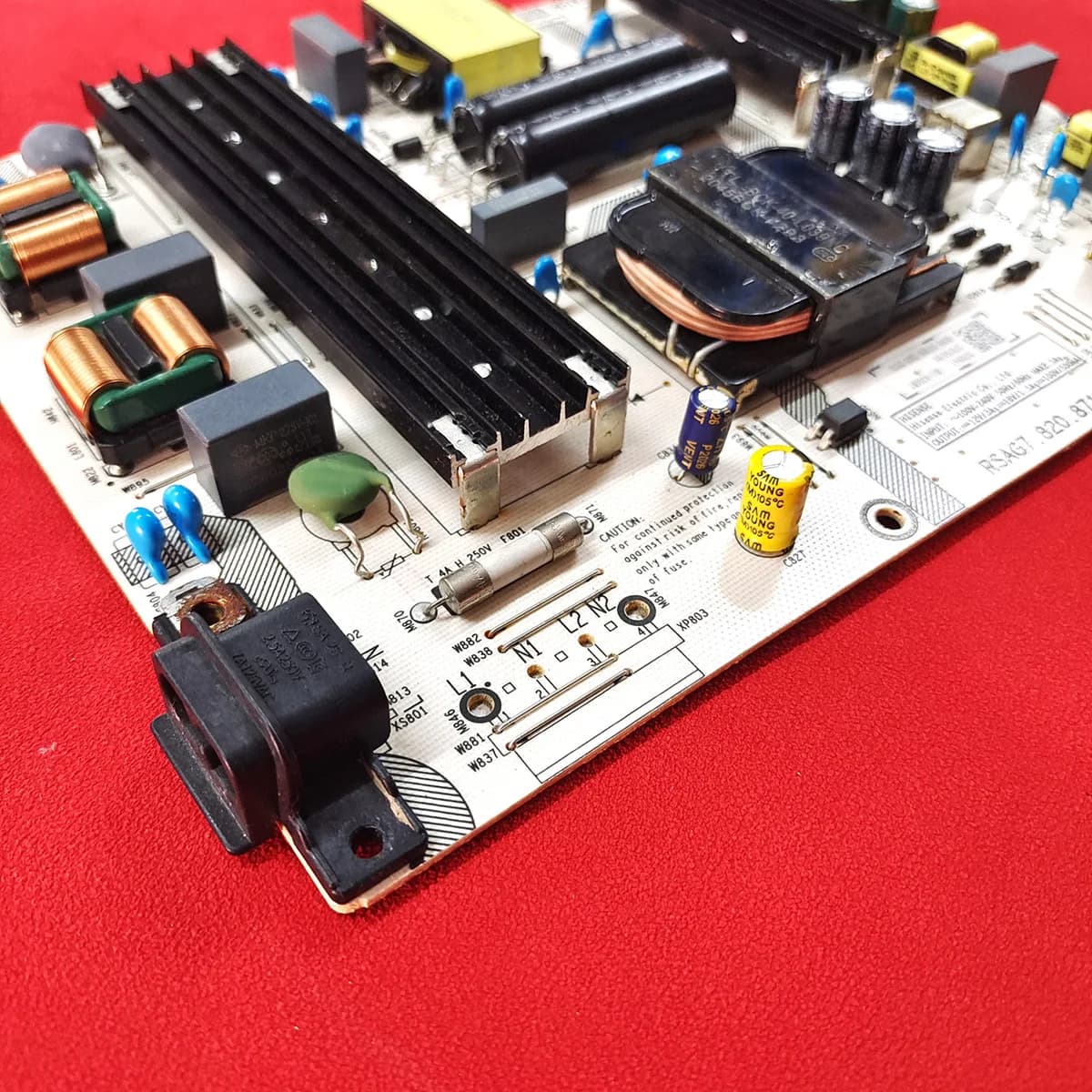 Carte d'alimentation originale RSAG7.820.8718.ROH pour écran Hisense 65A52F 65V1F-R 65E3F-PRO 65A57F