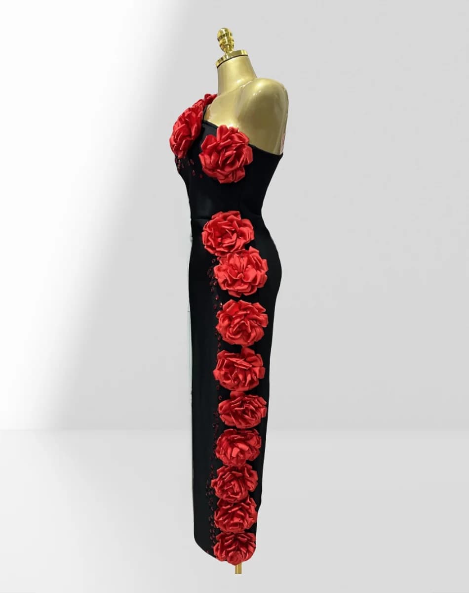 2025 nouvelles fleurs rouges brillant diamants Sexy épaule Oblique noir robe de pansement femme robe