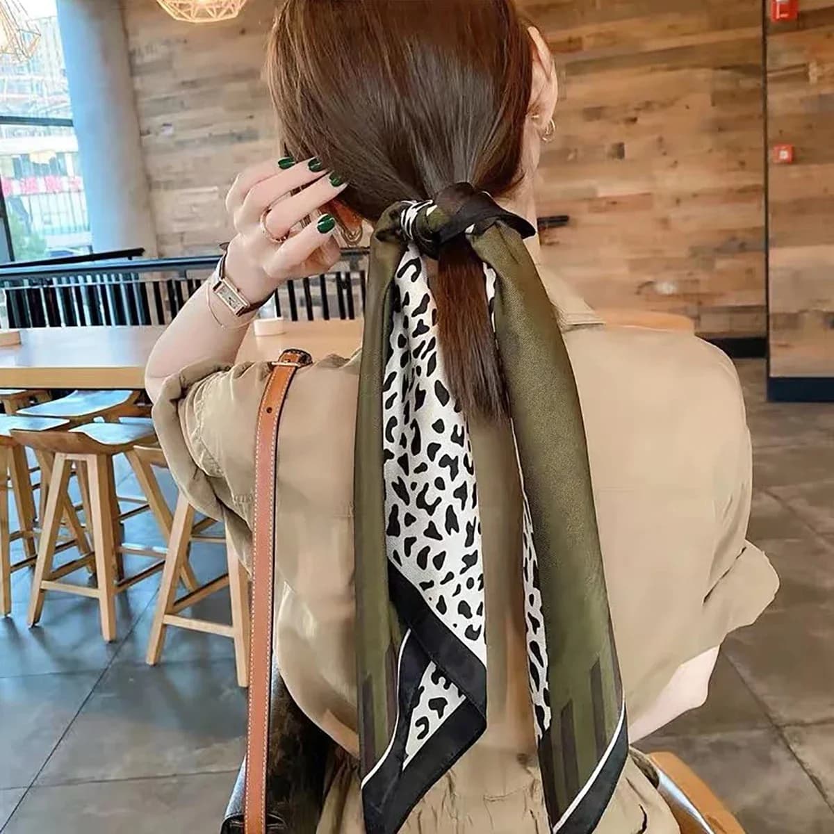 Foulard en soie florale rose 70cm pour femmes, simulé de soie, frais et élégant, polyvalent, sacs po
